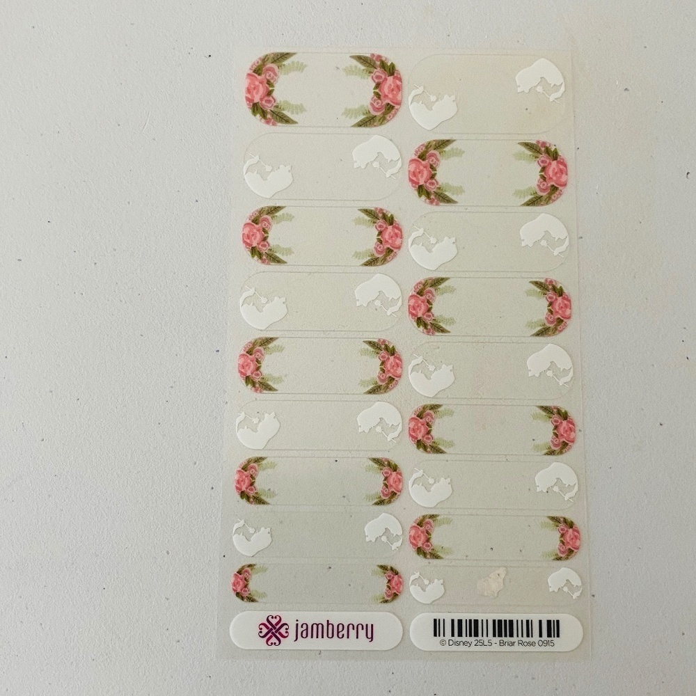 🆕 Jamberry Disney Sleeping Beauty BRIAR ROSE Full Sheet Nail Wraps - Picture 4 of 4